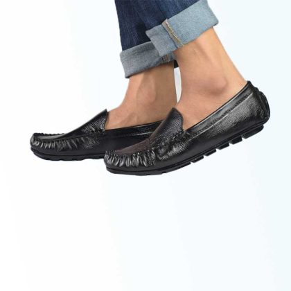 men wearing loafer shoes